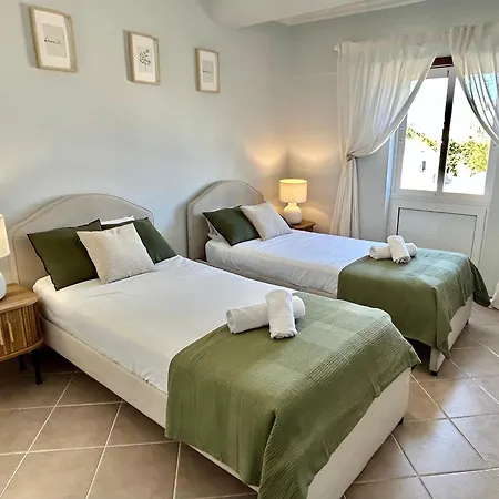 Apartamento 3br With Pool And Ac By The By Lovelystay *